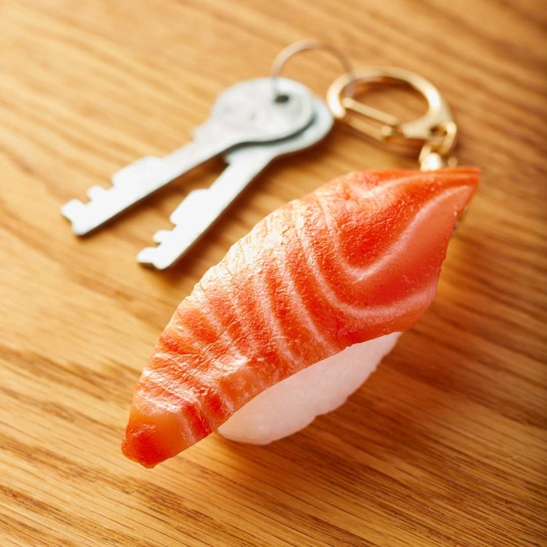 寿司サーモンキーホルダー