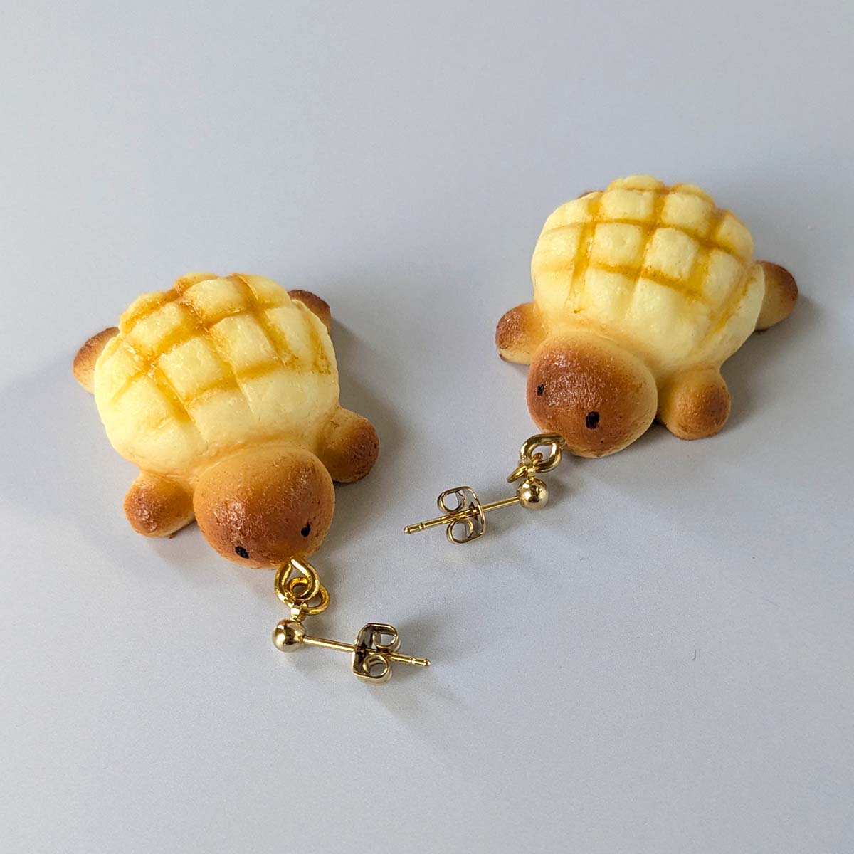 カメメロンパンSSピアス