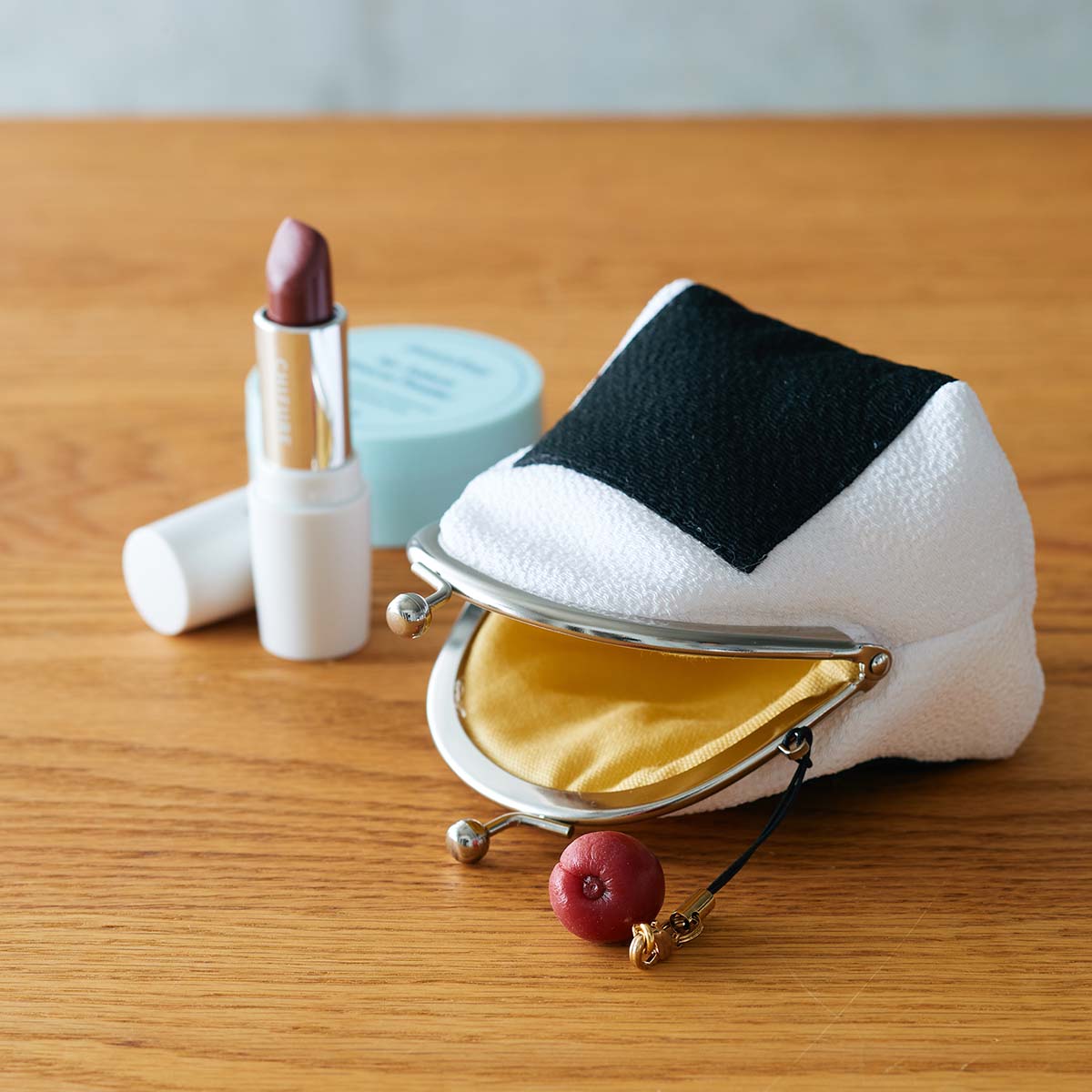 梅 おにぎりがま口 食品サンプル おもしろ雑貨 食品モチーフ プレゼント ギフト 誕生日 送り物 インテリア 財布 小物入れ がま口