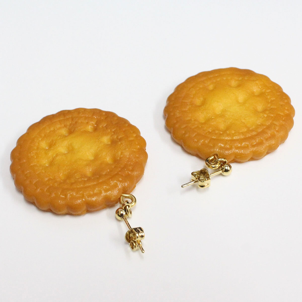 ビスケットピアス