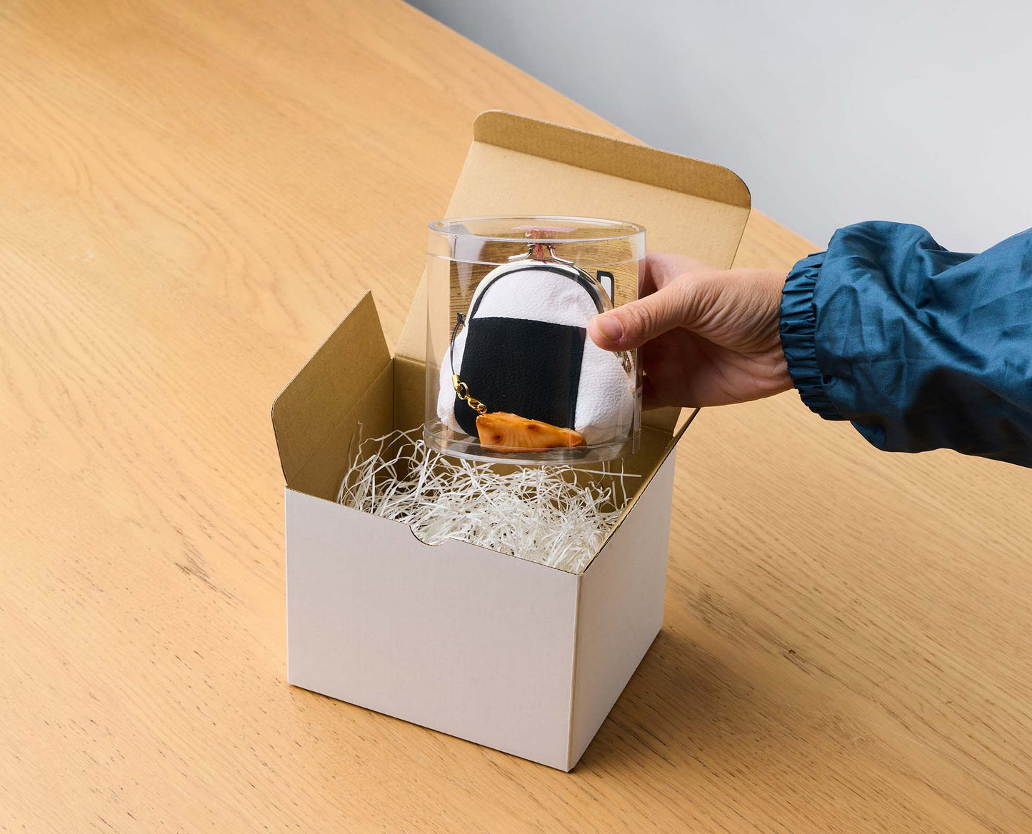 おまかせ無料ラッピング 白