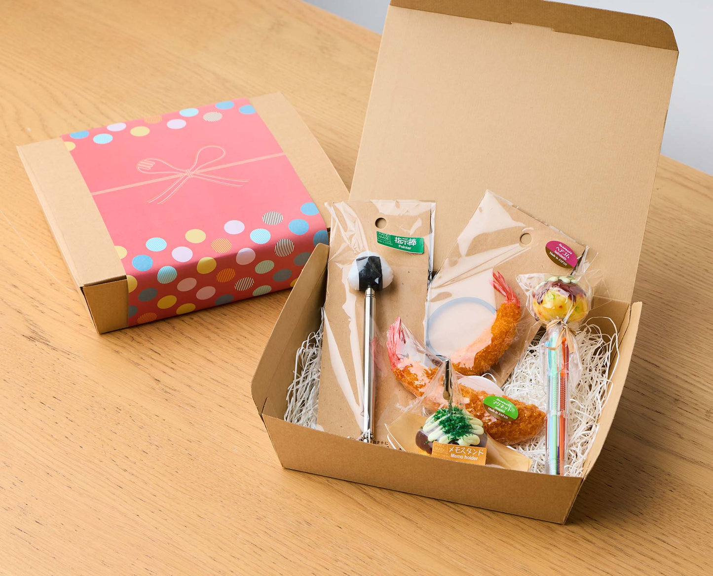 おまかせ無料ラッピング 赤